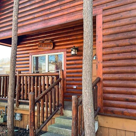 Black Bear Hideaway Cabin แกตลิงเบิร์ก ภายนอก รูปภาพ