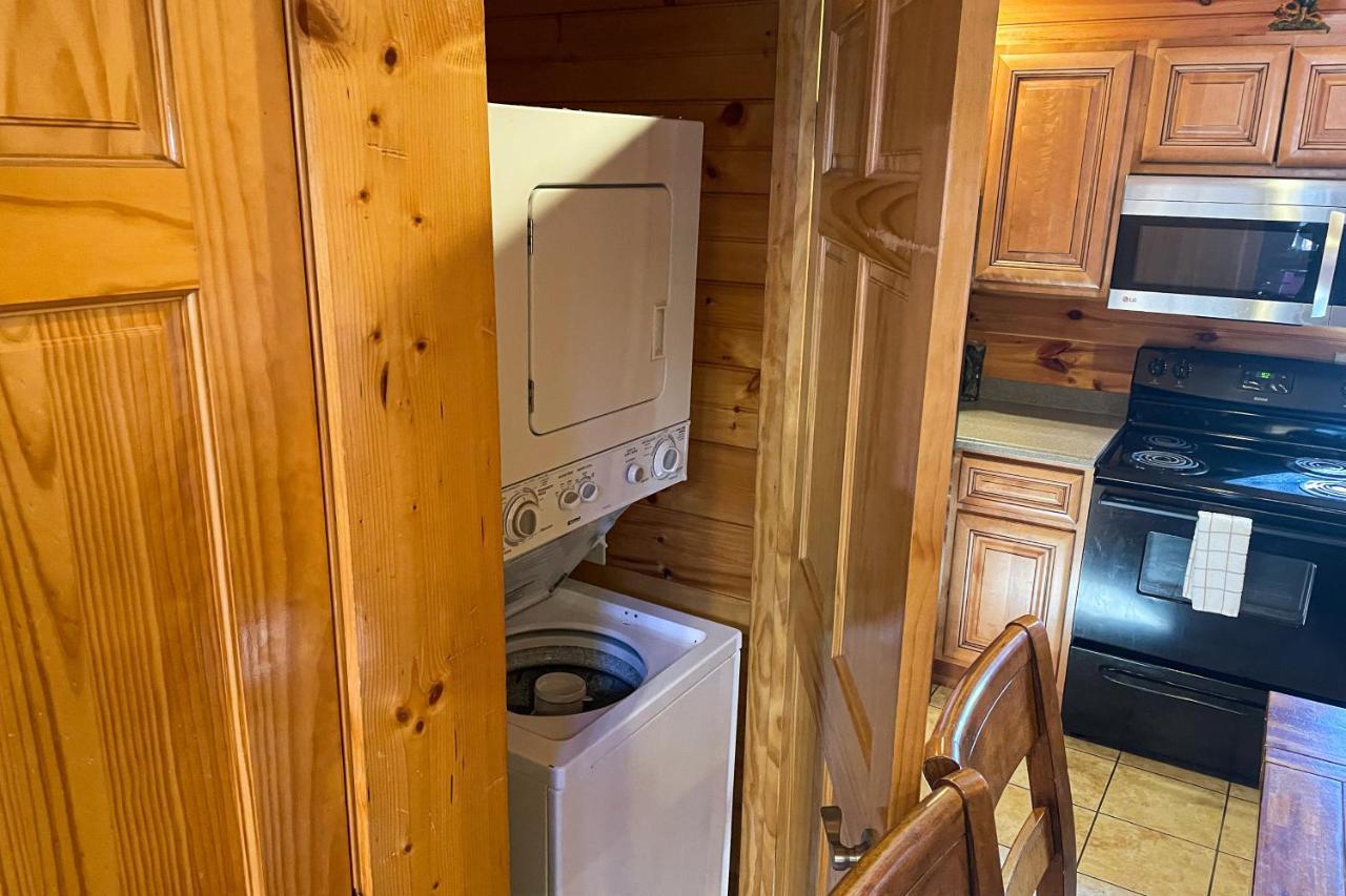 Black Bear Hideaway Cabin แกตลิงเบิร์ก ภายนอก รูปภาพ
