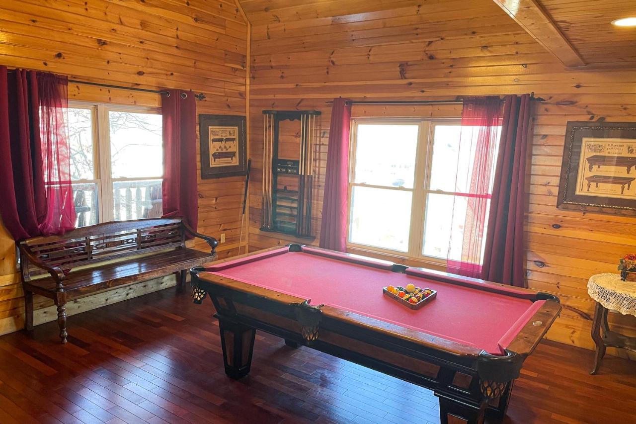 Black Bear Hideaway Cabin แกตลิงเบิร์ก ภายนอก รูปภาพ